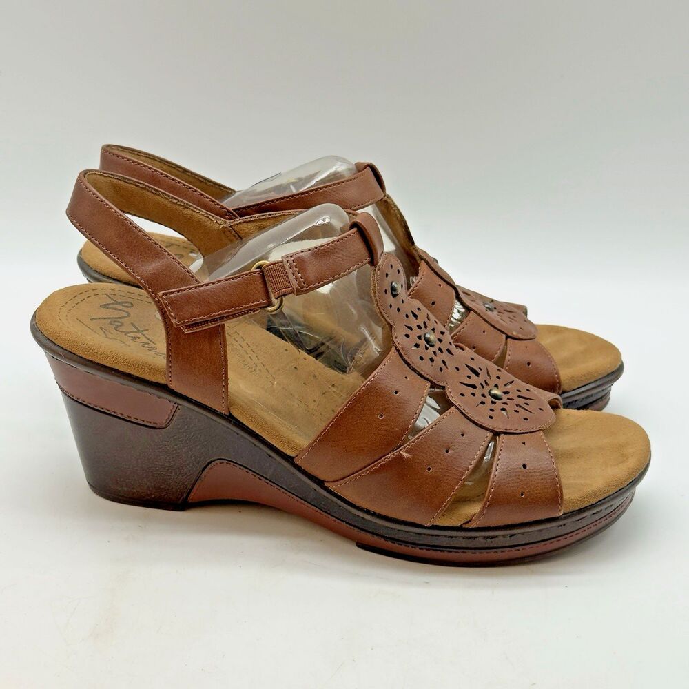 Natural Soul All-Thru Comfort Womens 8M Brown Faux Leather Quarter Strap Sandals